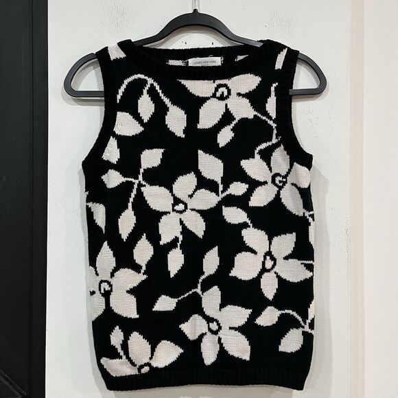 Jones New York Sweaters - Vintage Jones New York Sport Women’s Floral Knit Sleeveless Sweater Vest Small